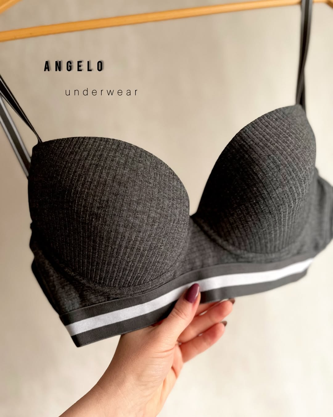 سوتین اسفنجی فنردار و جکدار