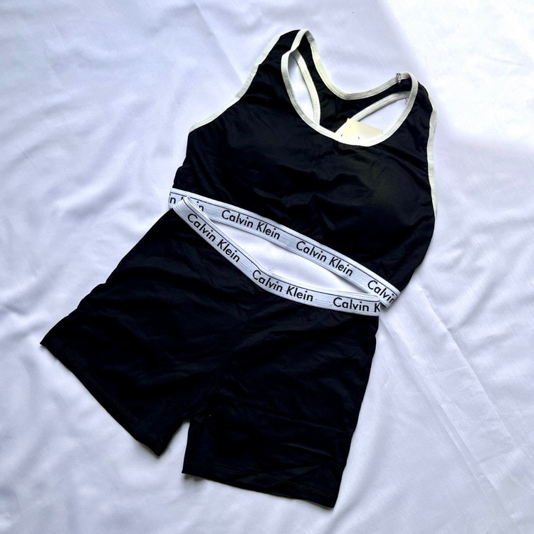 ست نیمتنه و شلوارک زنانه ورزشی