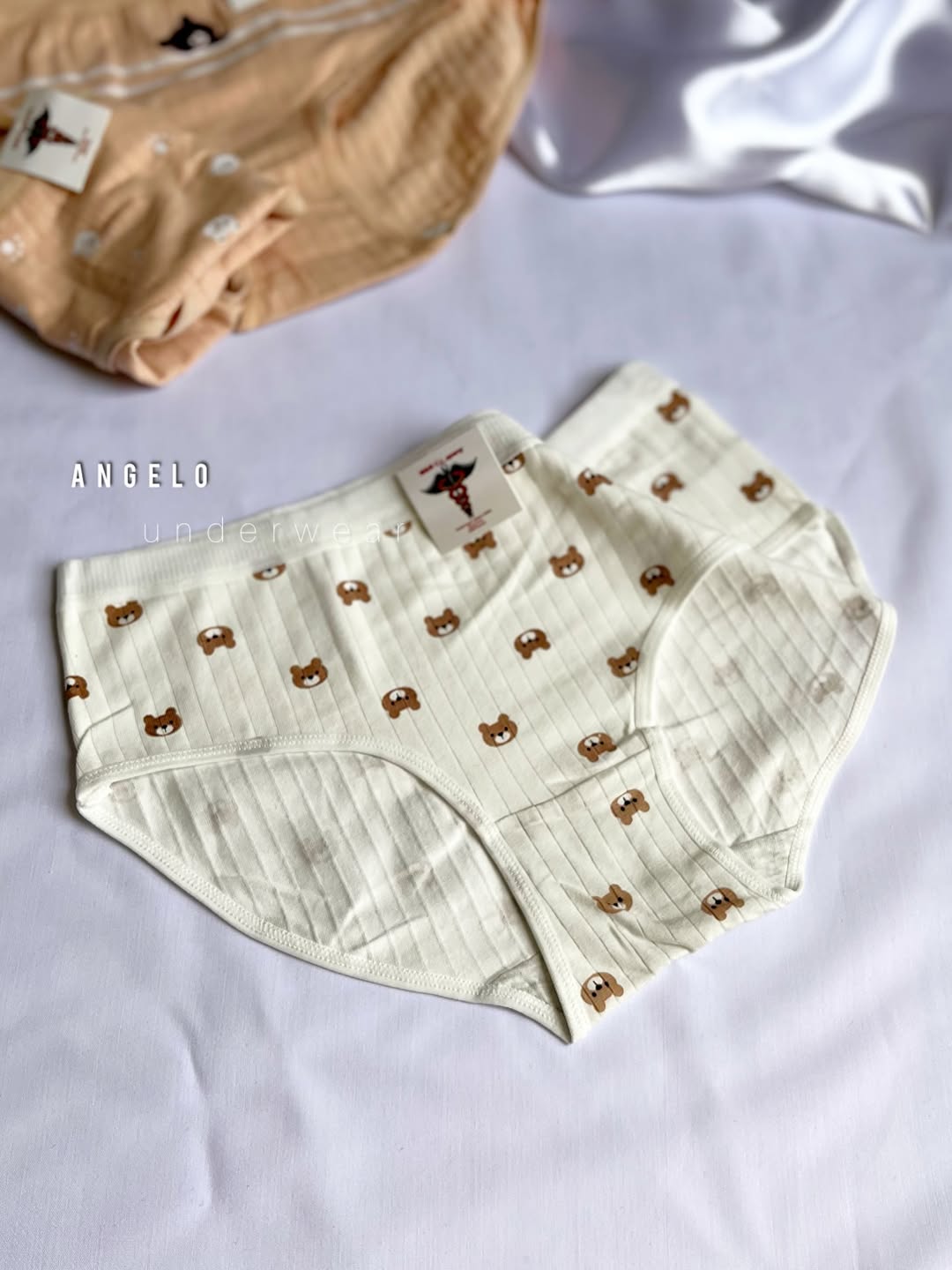 شورت زنانه عروسکی مدل اسلیپ