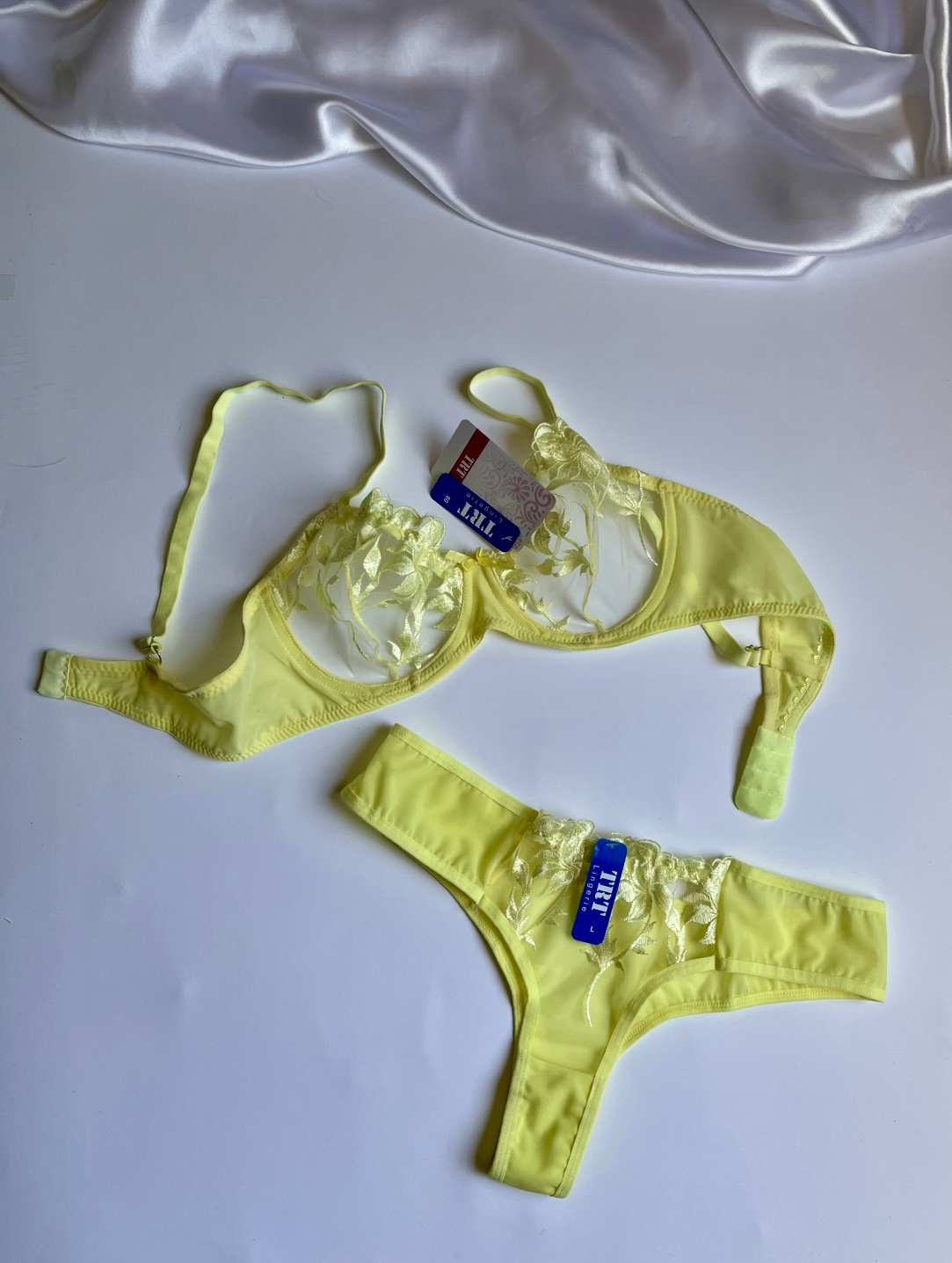 ست شورت جنیفری و سوتین فنردار زنانه گیپور با قیمت مناسب