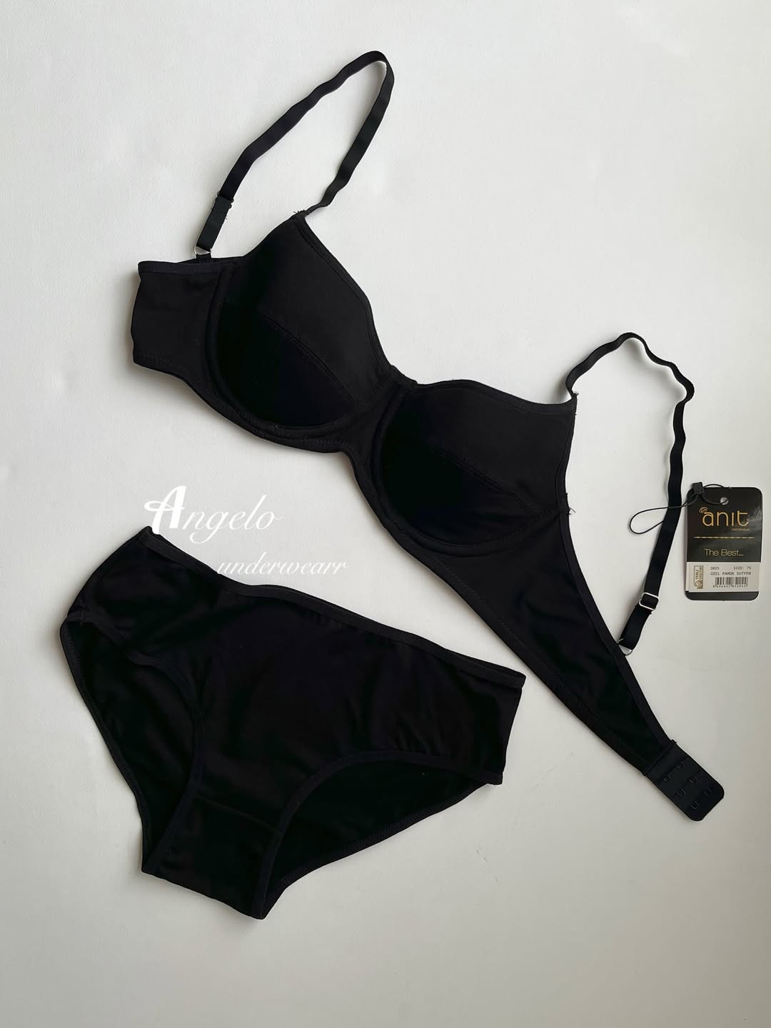 خرید اینترنتی ست شورت اسلیپ نخی و سوتین زنانه فنردار نخی با اسفنج نازک با قیمت عالی و ارسال فوری