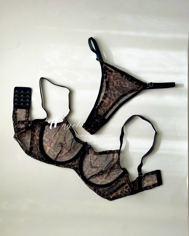 خرید اینترنتی ست شورت بکلس با فاق نخی و سوتین زنانه فنردار حریر پلنگی با قیمت عالی