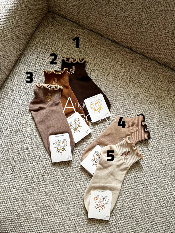 خرید اینترنتی جوراب زنانه نخی لبه فر و گلدوزی مچی با قیمت عالی و ارسال فوری